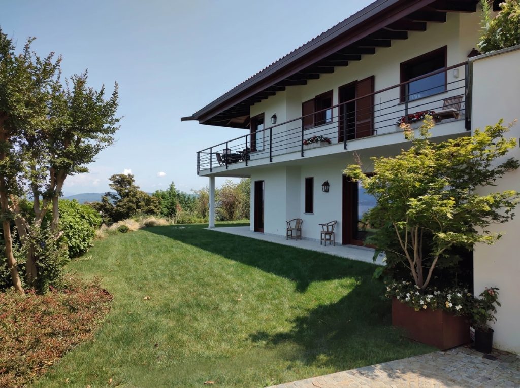 Villa ad Arona - ristrutturazione con ampliamento