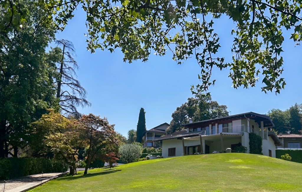 Villa ad Arona - ristrutturazione con ampliamento