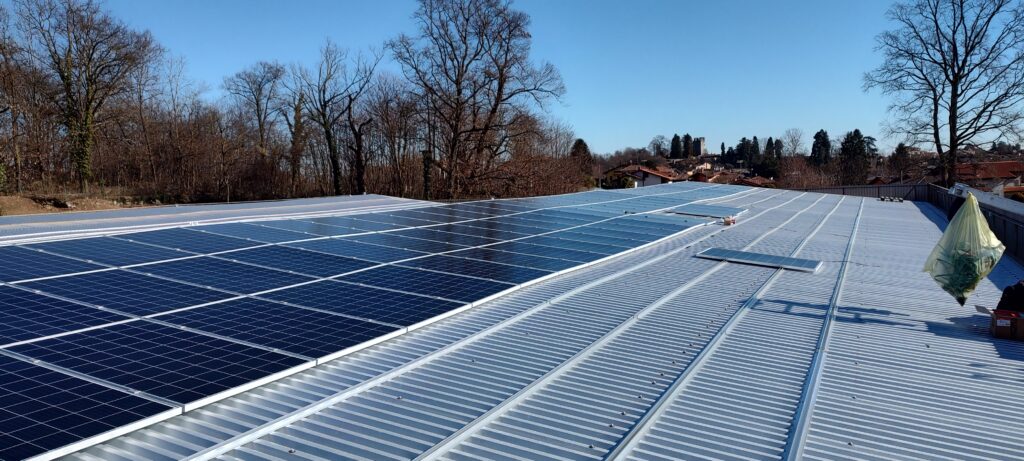 Copertura ed impianto fotovoltaico per stabilimento produttivo ad Invorio