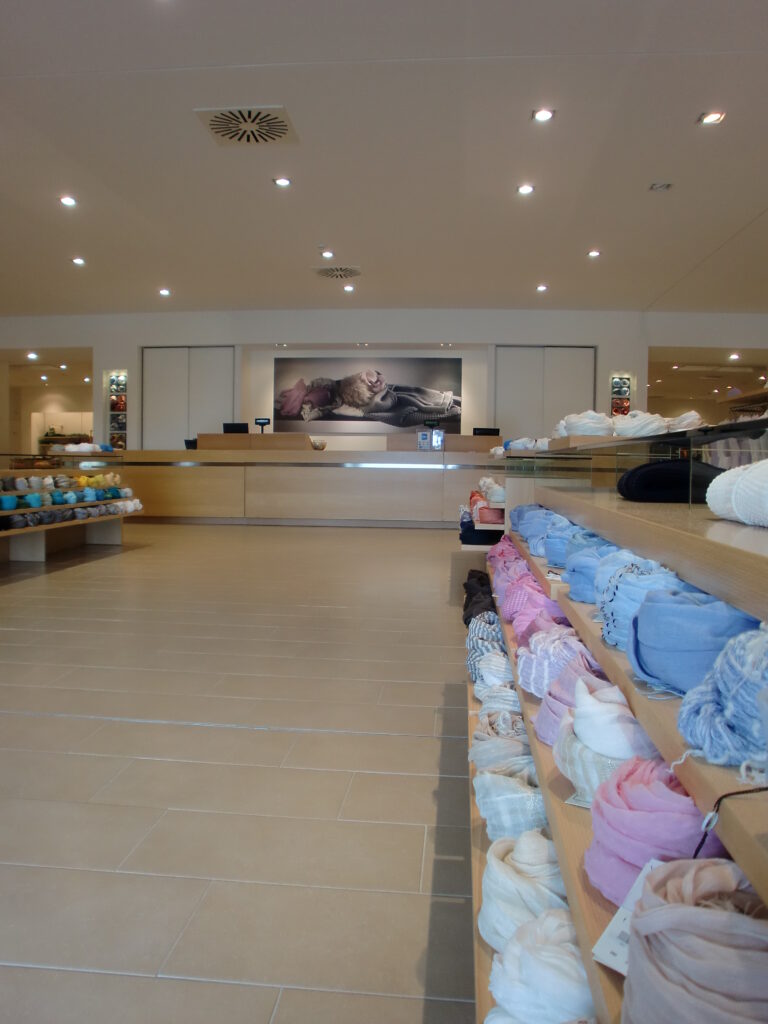 Lanificio Colombo - shop a Romagnano Sesia