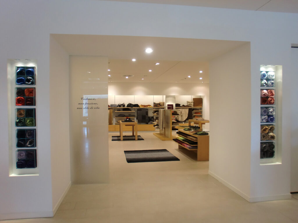 Lanificio Colombo - shop a Romagnano Sesia