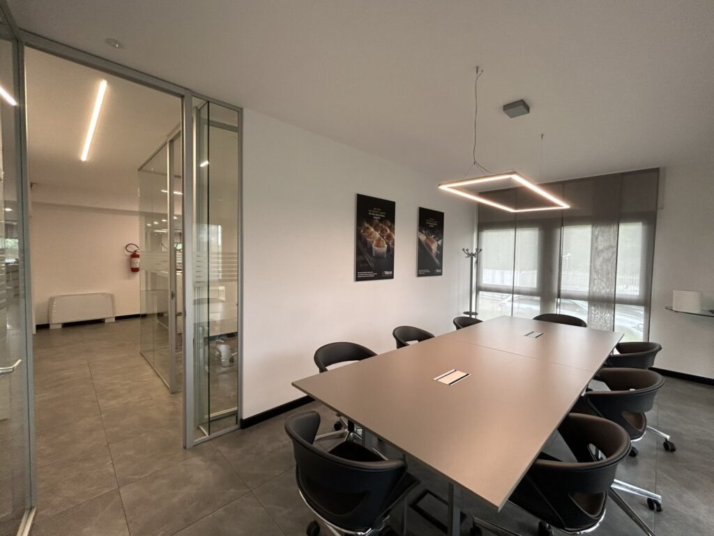 Ingresso e reception uffici a Galliate