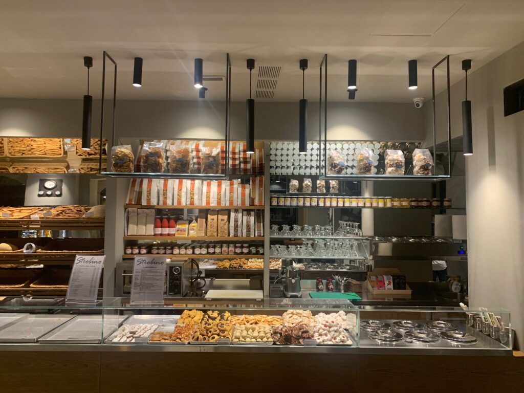 Strobino - wine bar e food shop ad Arona